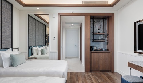 DELUXE ADULT ROOM SEA VIEW (ADULT ZONE)