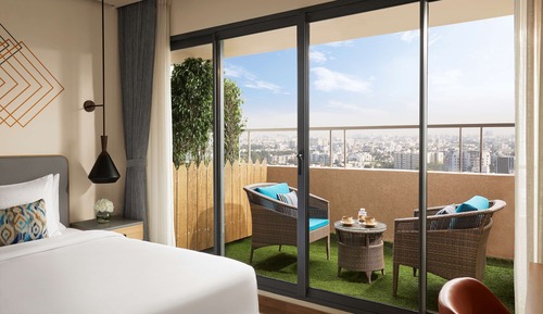 Habitación, 1 cama de matrimonio grande con sofá cama, balcón