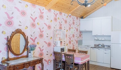 Room (Saffron (no pets allowed))