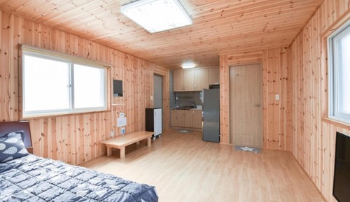 Room (4(Unshared House))