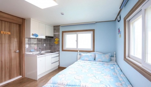 Room (Room 202 (Staff Room))