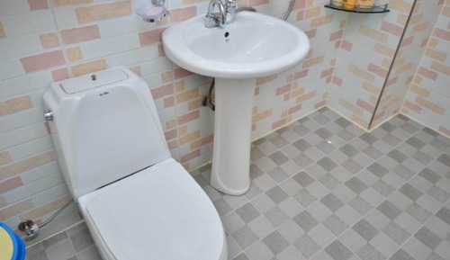 Room (Room 104 Green Room)