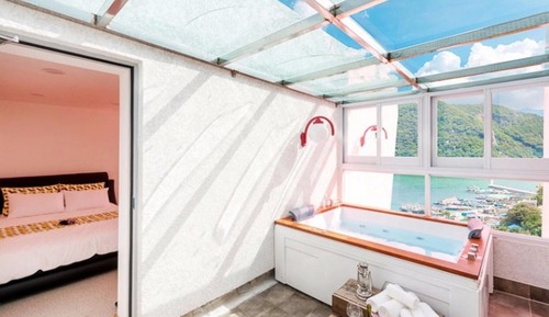 Room (R201 (duplex spa))