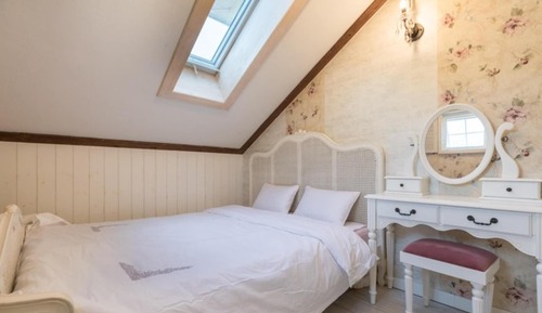 Room (Roseberry (Duplex 1F))