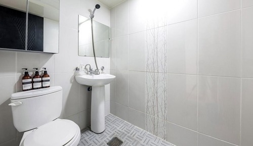 Room (Three Room 103)