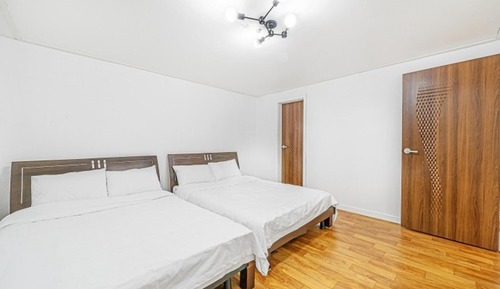 Room (Ocean Room 504)