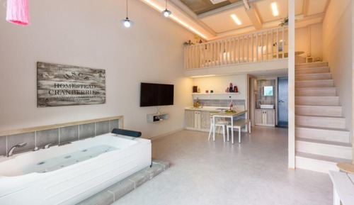 Room (B201 (Indoor Spa Duplex))