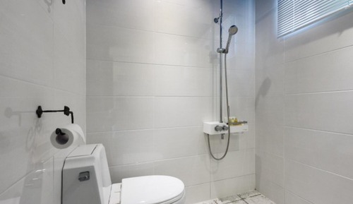 Room (C202 (Foot Bath Studio))