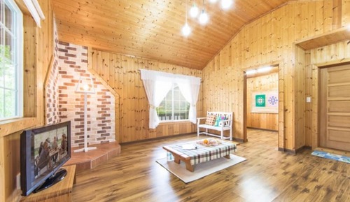 Room (Flower Wall House (Unshared House))