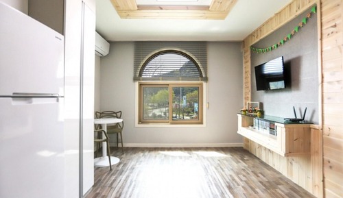 Room (3rd grade class 1 (2F))