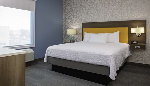 Suite, 1 cama de matrimonio grande, accesible para personas con discapacidad (Roll-In Shower)