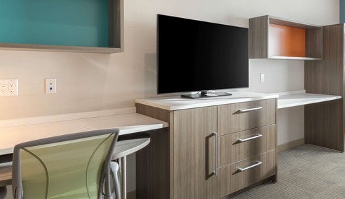 Suite, 1 cama de matrimonio grande (Mobility & Hearing, Roll-in Shower)