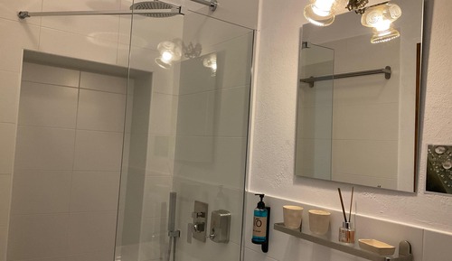 Habitación estándar con 2 camas individuales, baño privado, vistas al patio (Vainilla)