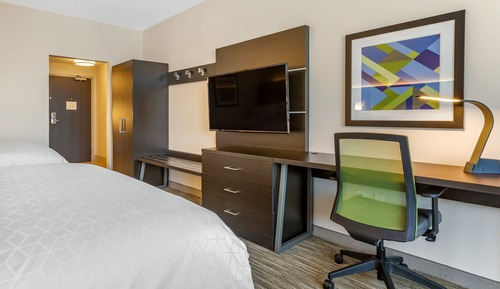 Habitación estándar, 2 camas de matrimonio (Mobility, Roll-In Shower)