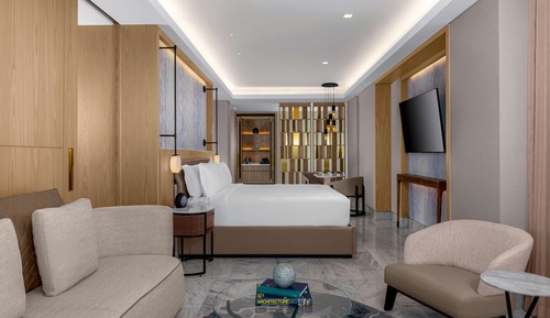 Suite (Master Suite, Swim up)