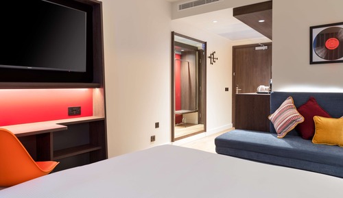 Habitación triple familiar, 1 cama de matrimonio con sofá cama