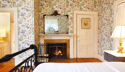 Habitación clásica, balcón, vistas a la montaña (Orchard)