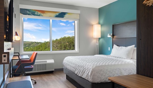 Habitación, 1 cama de matrimonio grande, accesible para personas con discapacidad (Roll-In Shower)