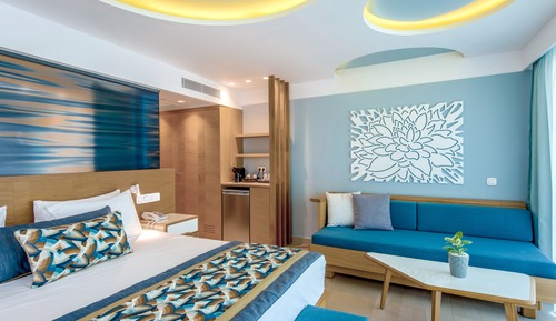 Double Room Pool or Sea View