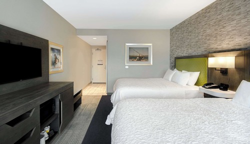 Habitación, 2 camas de matrimonio, frigorífico y microondas