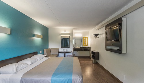 Standard Room, 1 Queen Bed, Non Smoking