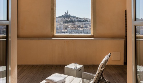 Suite junior, 1 cama de matrimonio grande, terraza, vistas al puerto