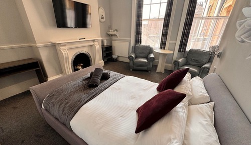 Gold Ground Floor Double