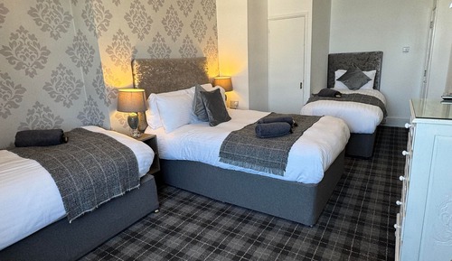 Gold Seaview Family of 4