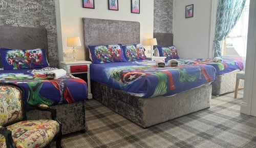 Silver Themed Family of 4