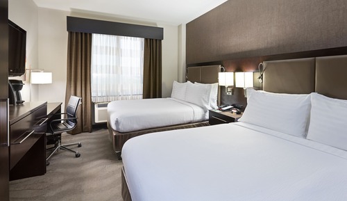 Habitación estándar, 2 camas dobles, accesible para personas con discapacidad (Comm, Roll-In Shower)