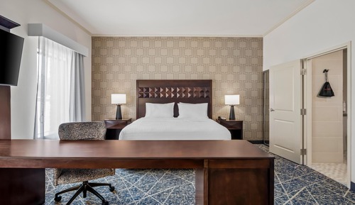 Estudio, 1 cama de matrimonio grande (Mobility & Hearing, Roll-in Shower)