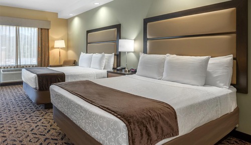 Habitación estándar, 2 camas de matrimonio, vistas a la ciudad, en esquina