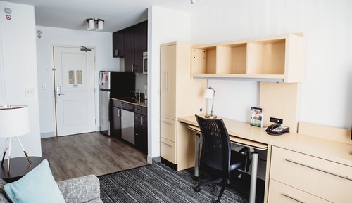 Suite, 1 habitación (Mobility/Hearing Access, Roll-In Shwr)