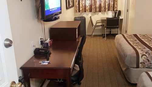 Habitación, 2 camas de matrimonio (Lower Level - Basement)