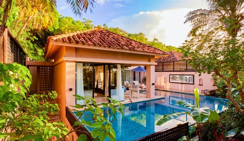 Villa Royal, no fumadores, junto a la piscina