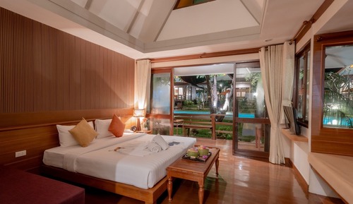 lux Suite Pool Access (Double)