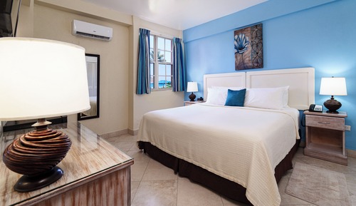 Habitación (Garden or Pool View)