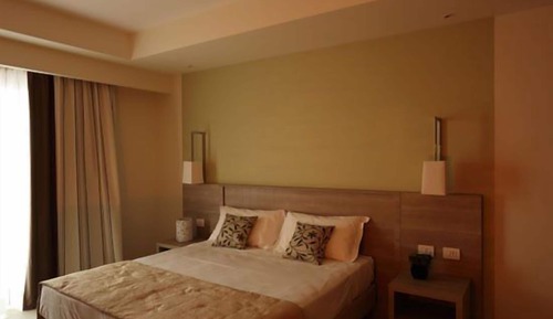 Habitación Confort con 1 cama doble o 2 individuales