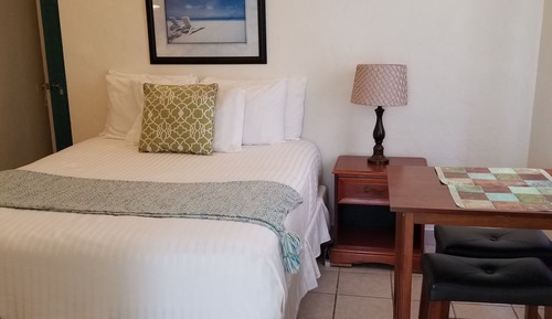 Estudio básico, 1 cama de matrimonio