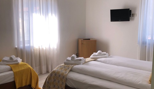 Habitación triple, vistas al lago