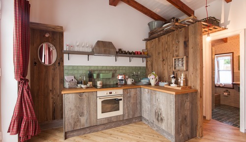 Casa de campo romántica, baño privado, vistas al jardín (Igelnest)