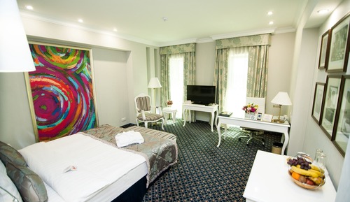 Habitación Confort con 1 cama doble o 2 individuales