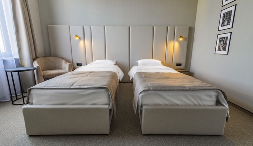 Habitación superior con 2 camas individuales, varias camas, no fumadores, vistas a la ciudad