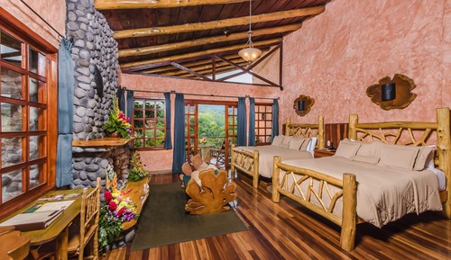 Habitación Deluxe, 2 camas dobles, chimenea, vistas a la montaña