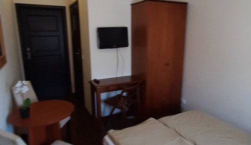 Habitación estándar con 1 cama doble o 2 individuales, no fumadores, en la zona del patio