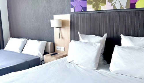 Habitación familiar, 1 cama de matrimonio grande con sofá cama