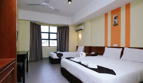 Family 4 With Window