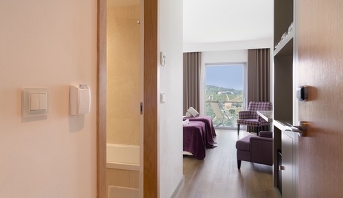 Habitación con 1 cama doble o 2 individuales, 1 cama doble o 2 individuales, vistas al río