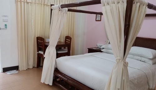 Habitación doble superior, vistas al jardín ( 2F )