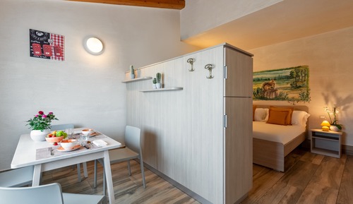 Estudio, varias camas, en edificio anexo (Check in 2-6 PM)